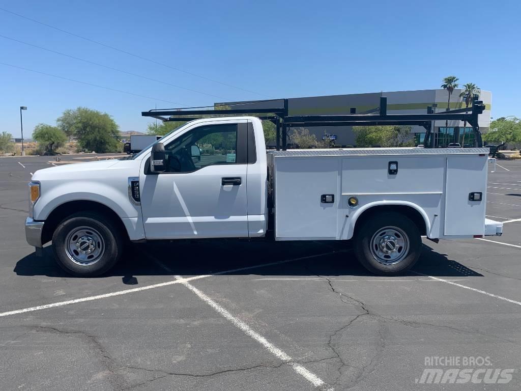 Ford F 250 HD Vieglais kravas automobilis/izkraušana no sāniem