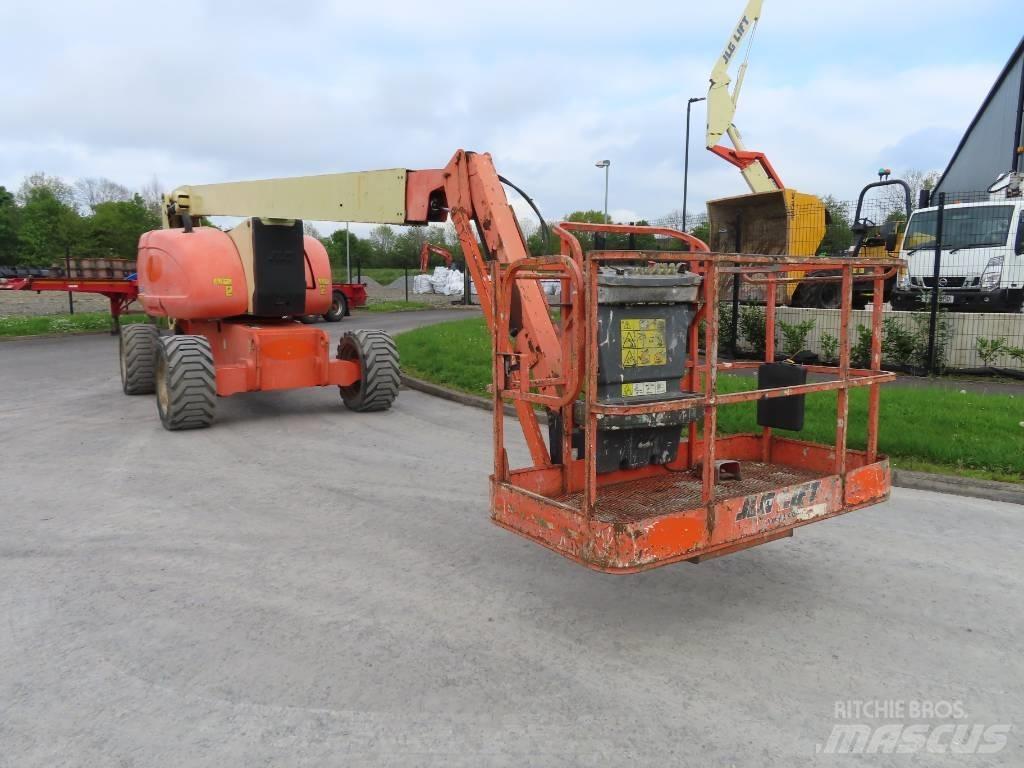 JLG 800 AJ Strēles pacēlāji