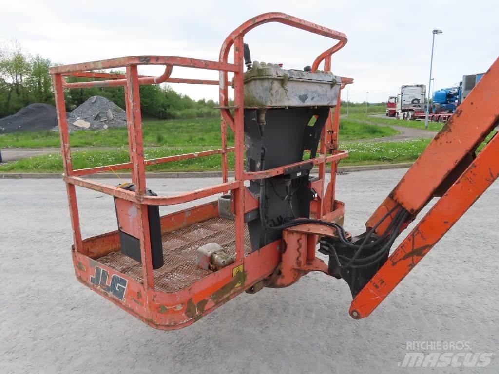 JLG 800 AJ Strēles pacēlāji