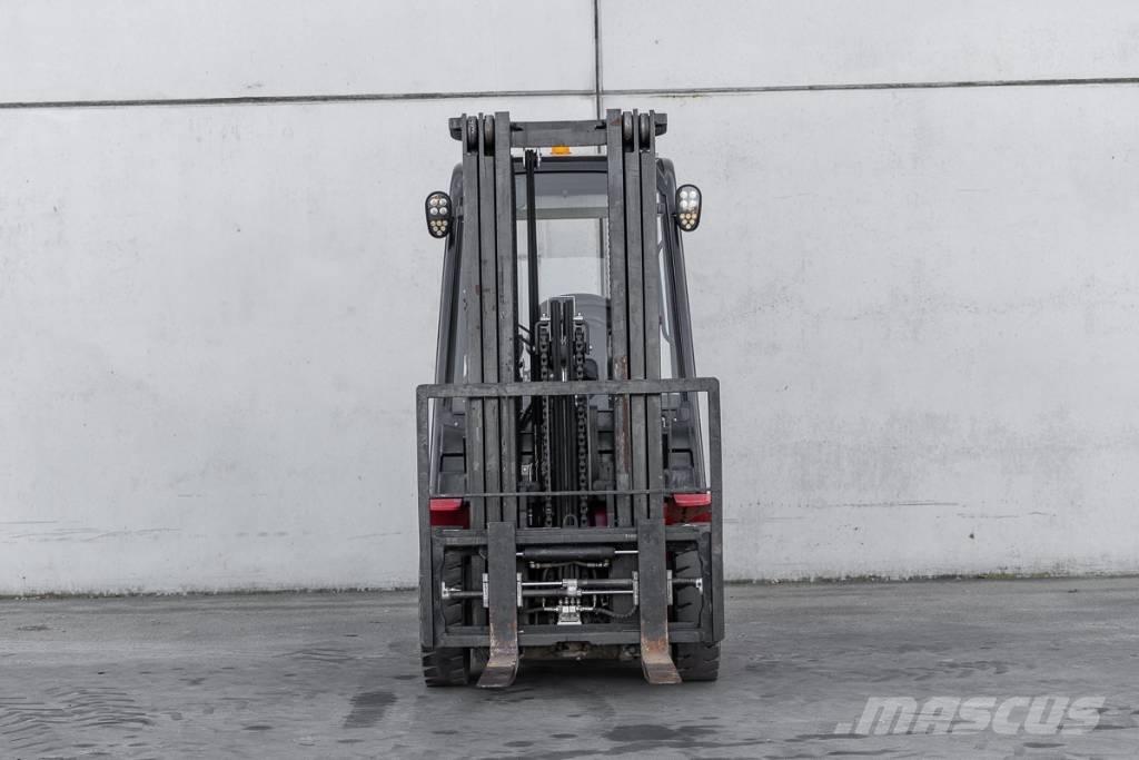 Manitou MI 25 D Tehnika ar dīzeļa dzinēju