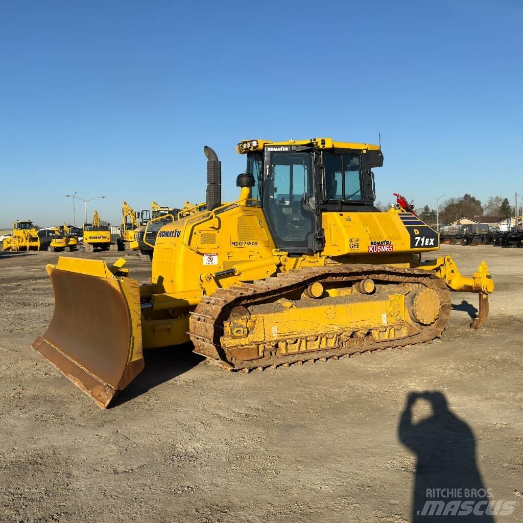 Komatsu D71EX-24 Kāpurķēžu buldozeri