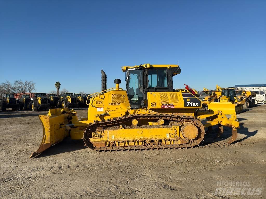 Komatsu D71EX-24 Kāpurķēžu buldozeri