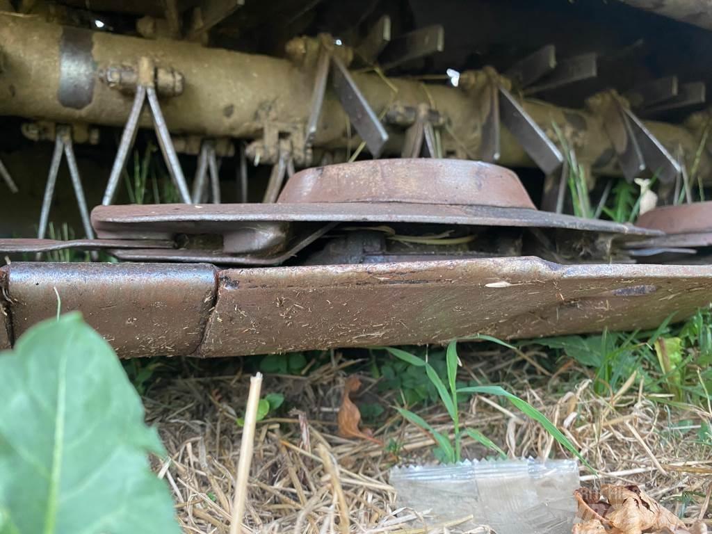John Deere 131 Piekabināmās pļaujmašīnas