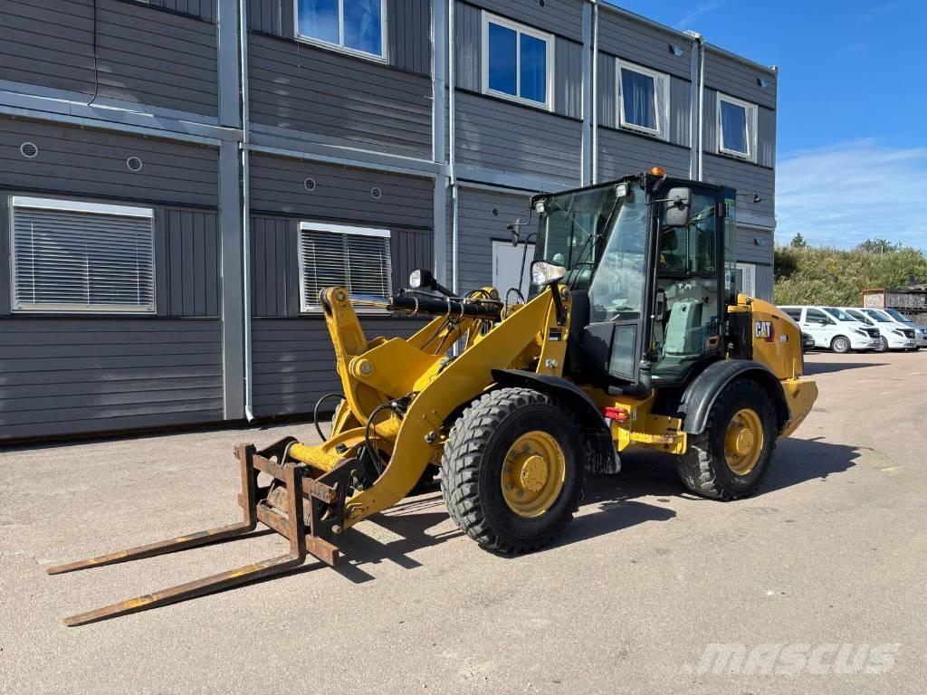 CAT 906 M Iekrāvēji uz riteņiem