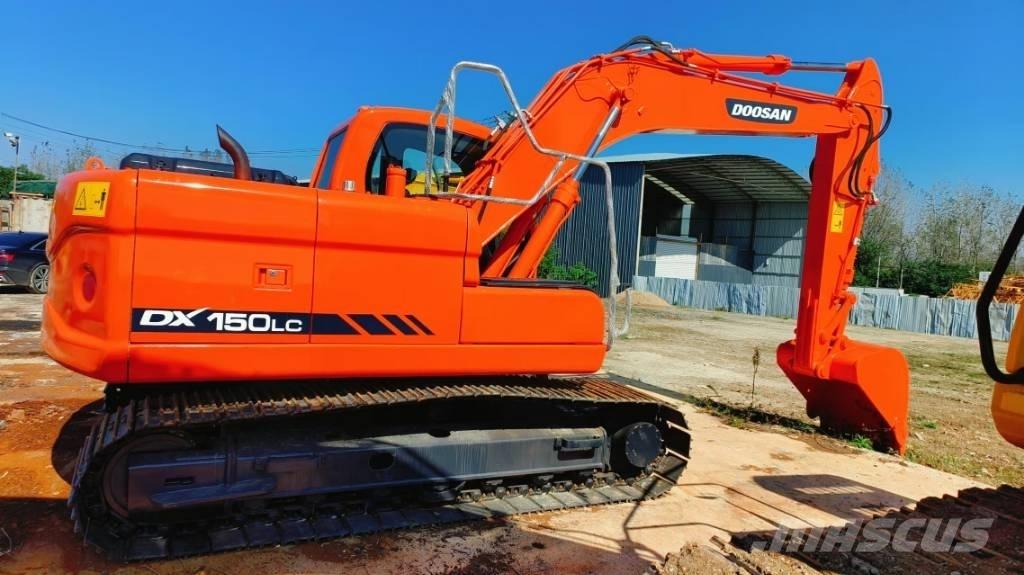 Hitachi ZX 210 Kāpurķēžu ekskavatori
