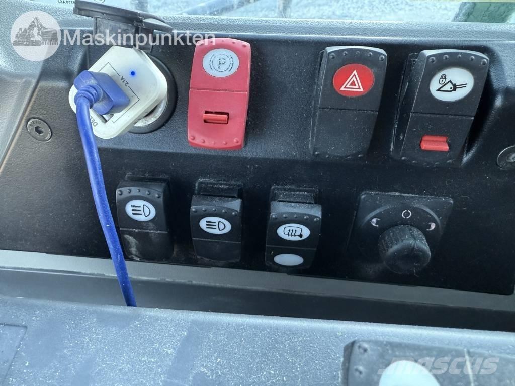 CAT 982 M Iekrāvēji uz riteņiem