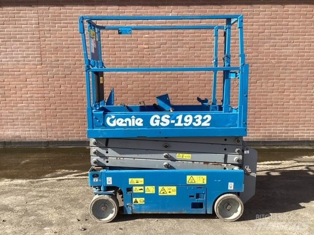 Genie GS1932 Šķerveida pacēlāji