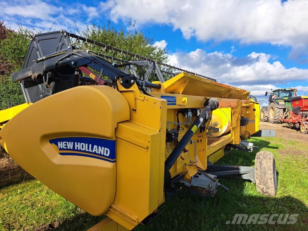 New Holland TC 5.90 Ražas novākšanas kombaini