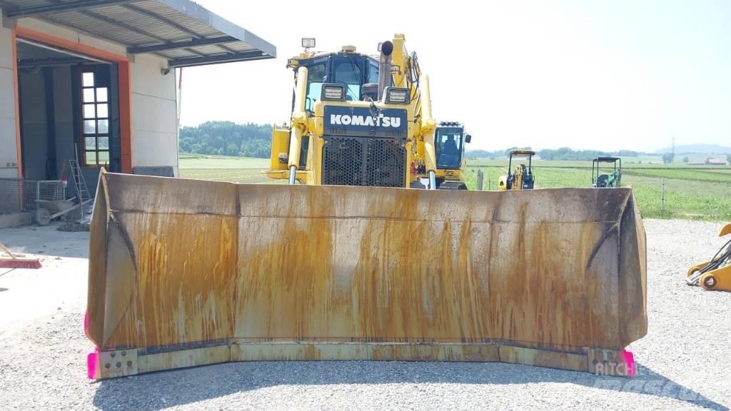 Komatsu D 65 PX-18 Kāpurķēžu buldozeri
