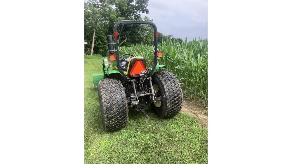 John Deere 4105 Traktori