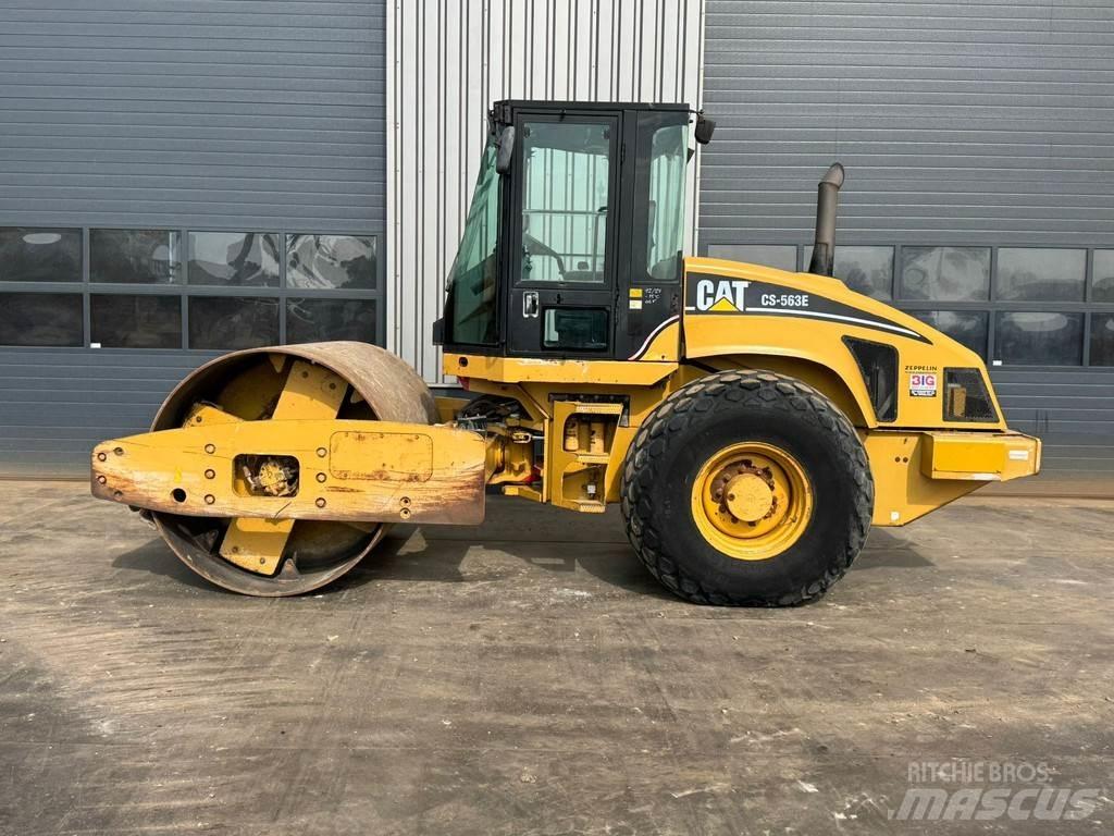 CAT CS563E Vienvalča grunts veltņi
