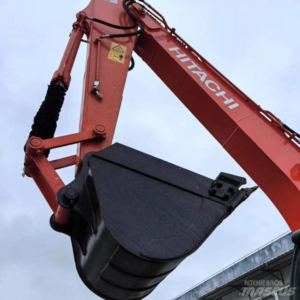 Hitachi ZX 120 Kāpurķēžu ekskavatori