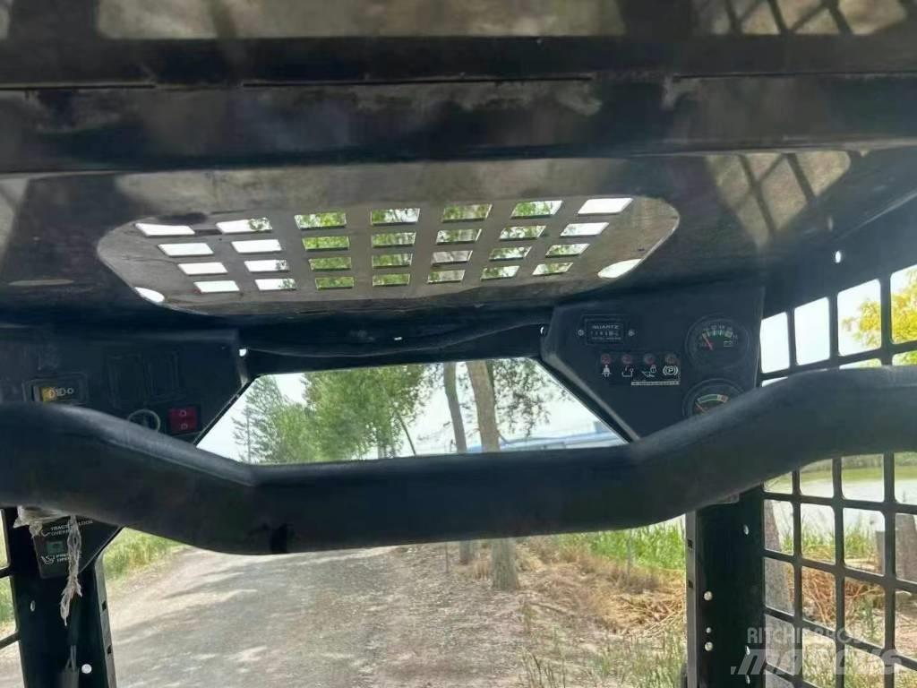 Bobcat S 70 Lietoti riteņu kompaktiekrāvēji