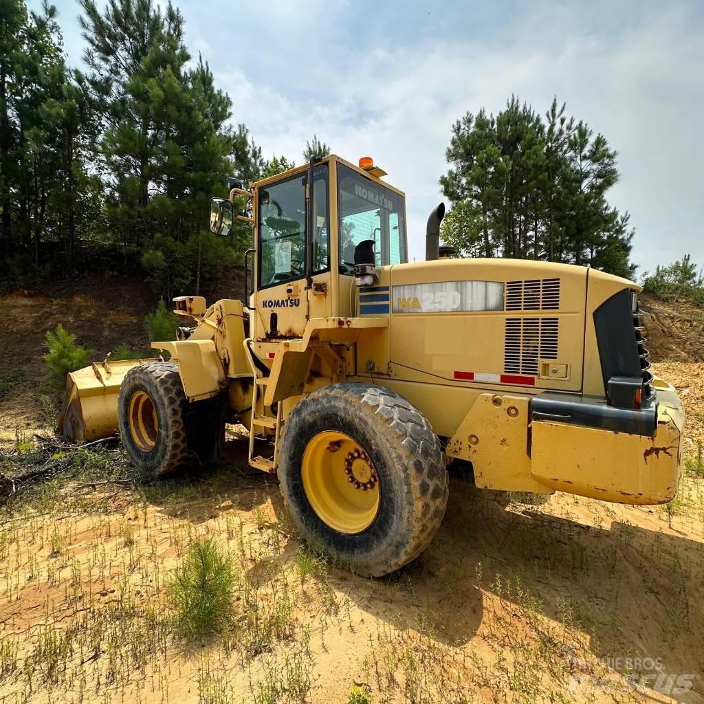Komatsu WA 250 L-5 Iekrāvēji uz riteņiem