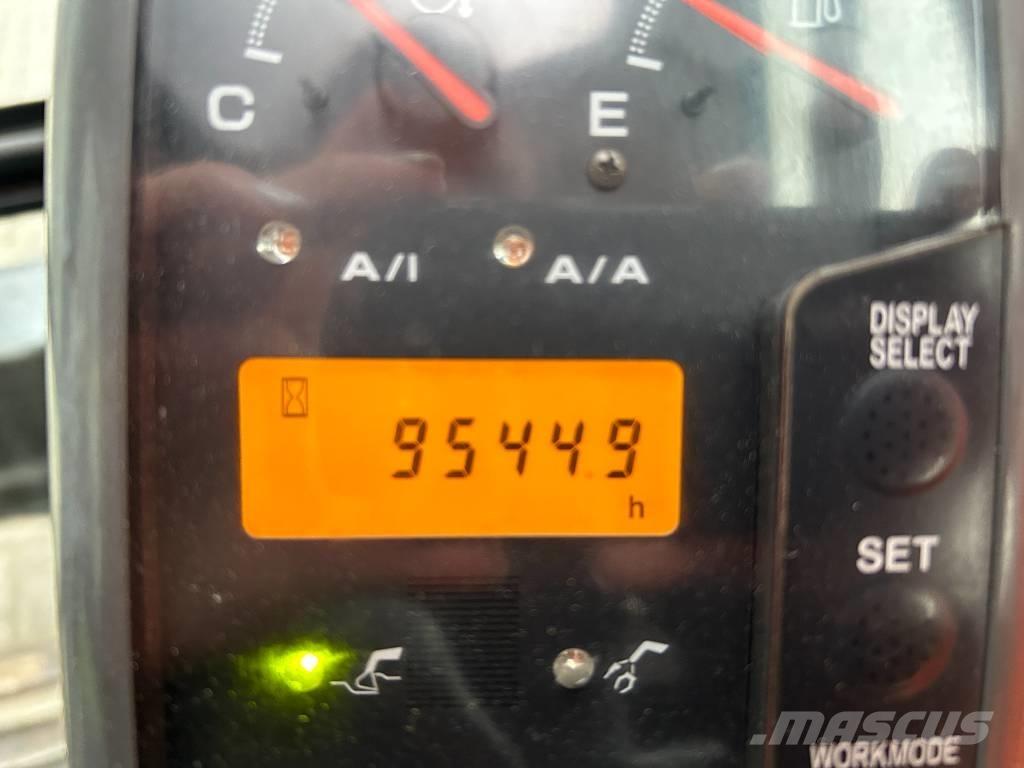 Hitachi ZX 135 US Kāpurķēžu ekskavatori