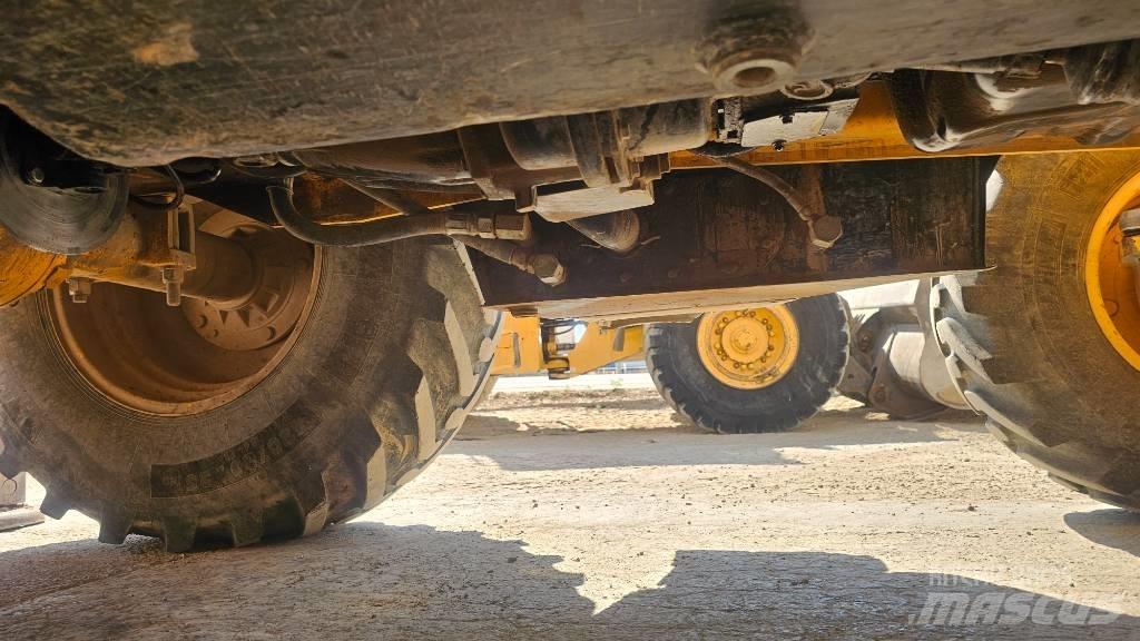JCB 3 CX Ekskavatori-iekrāvēji