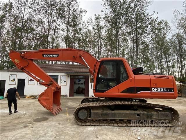 Doosan DH225LC-7 Kāpurķēžu ekskavatori