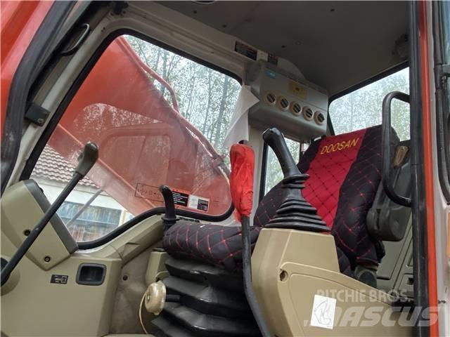 Doosan DH225LC-7 Kāpurķēžu ekskavatori