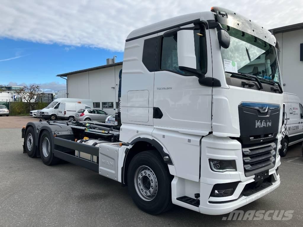 MAN TGX 26.520 Treileri ar āķi