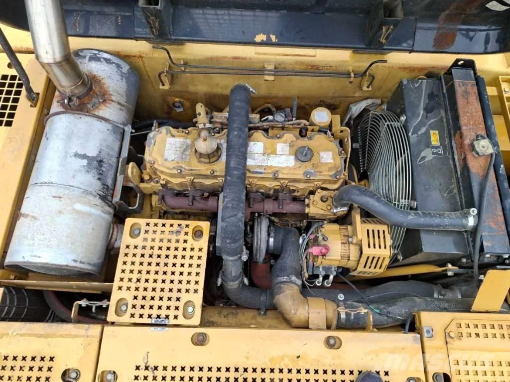 CAT 322 C Kāpurķēžu ekskavatori