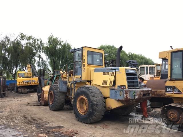 Komatsu WA360 Ekskavatori-iekrāvēji