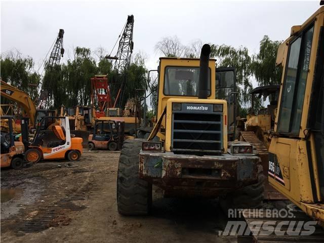 Komatsu WA360 Ekskavatori-iekrāvēji