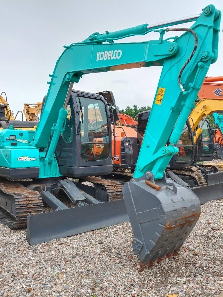 Kobelco SK 75 Kāpurķēžu ekskavatori