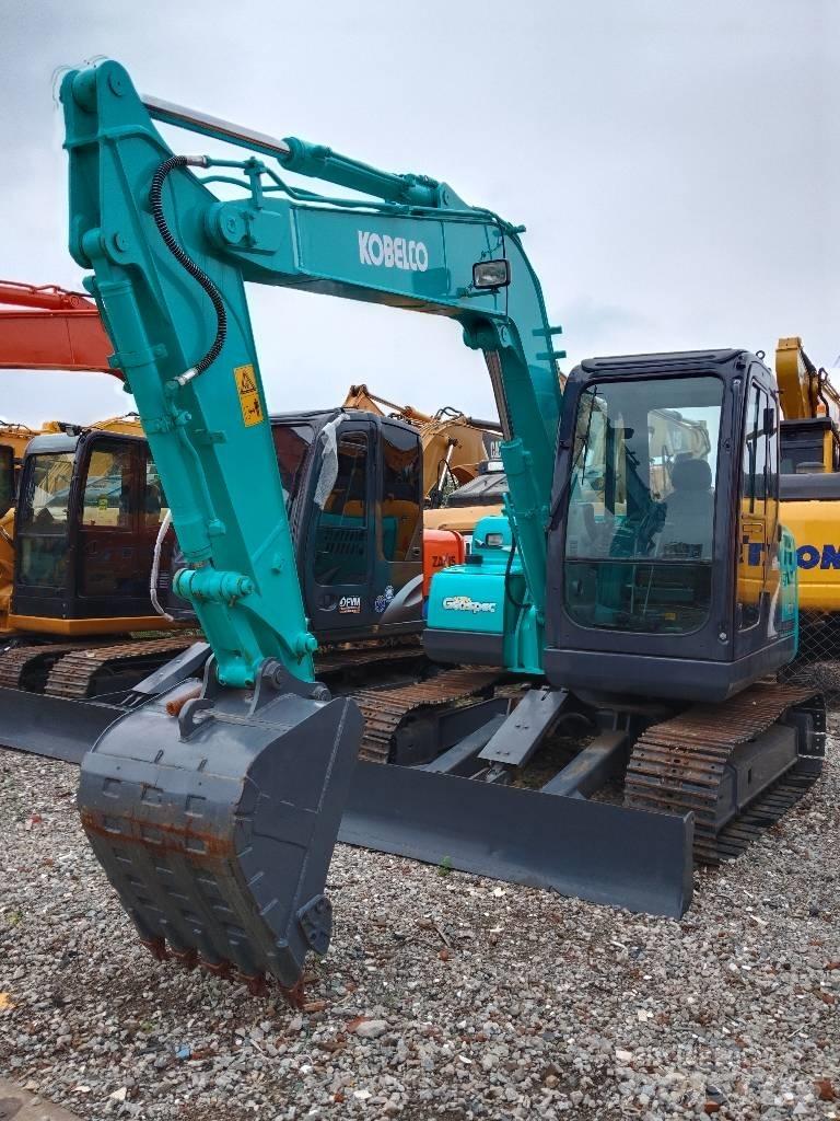 Kobelco SK 75 Kāpurķēžu ekskavatori