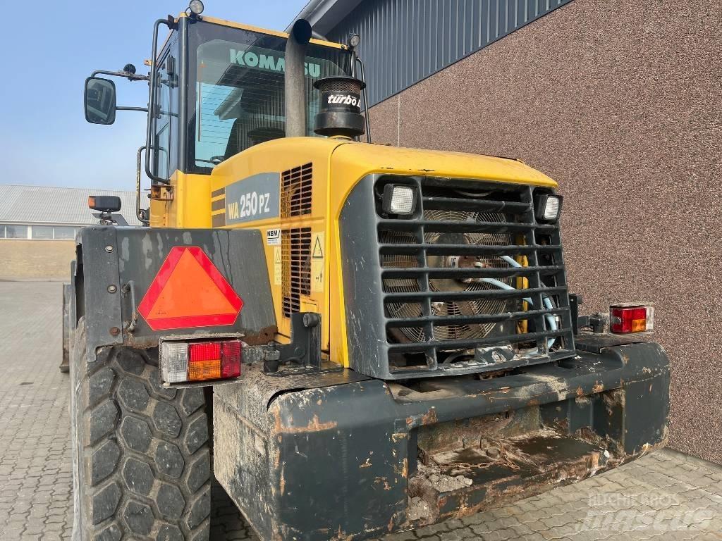 Komatsu WA 250 PZ-5 Iekrāvēji uz riteņiem