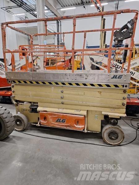 JLG 3246 ES Šķerveida pacēlāji