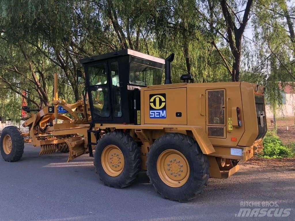 SEM 915 motor grader Greideri
