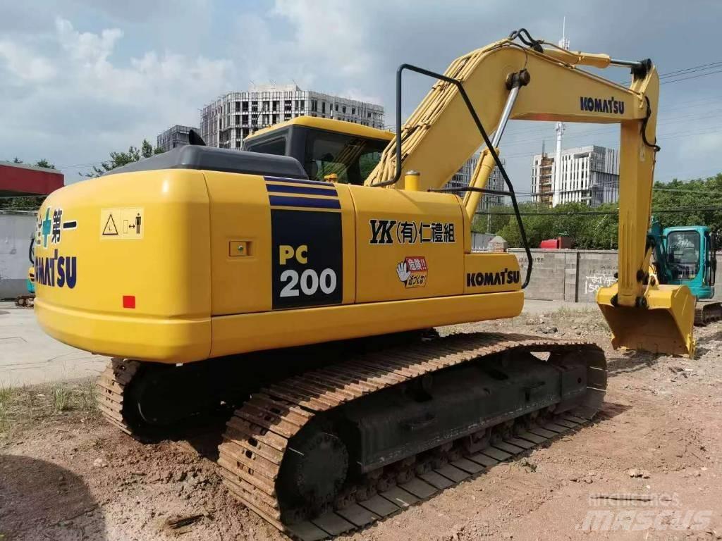 Komatsu PC 200 Kāpurķēžu ekskavatori