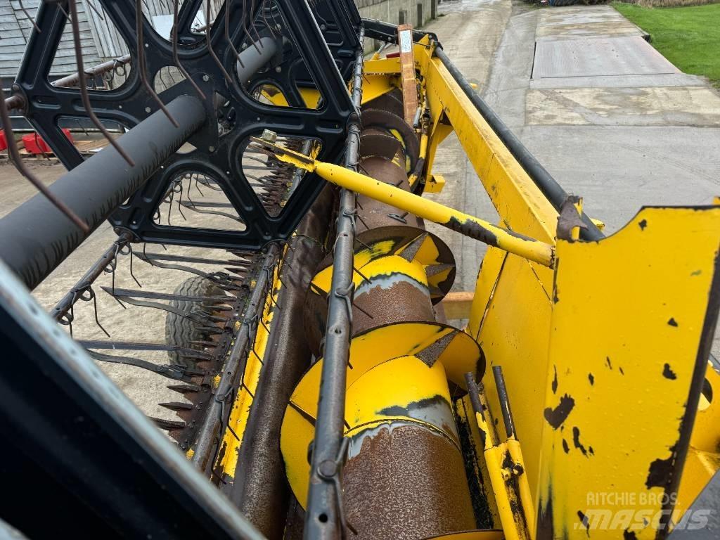 New Holland TX 66 Ražas novākšanas kombaini