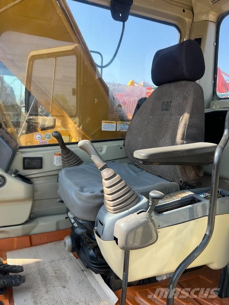 CAT 320 B Kāpurķēžu ekskavatori