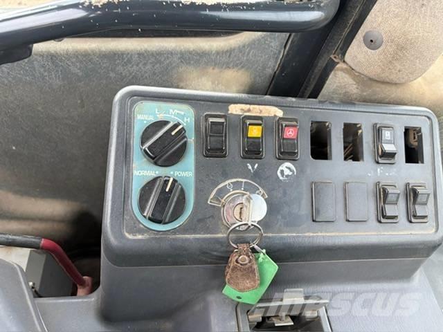 Komatsu WA 470-5H Iekrāvēji uz riteņiem