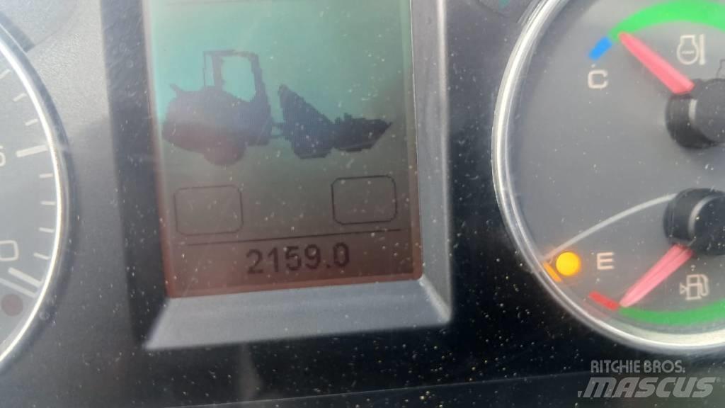 Hitachi ZW 75 Iekrāvēji uz riteņiem