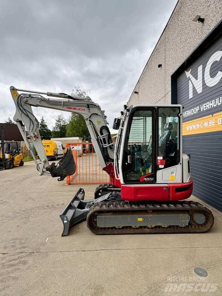 Takeuchi TB 257 FR Mini ekskavatori < 7 t