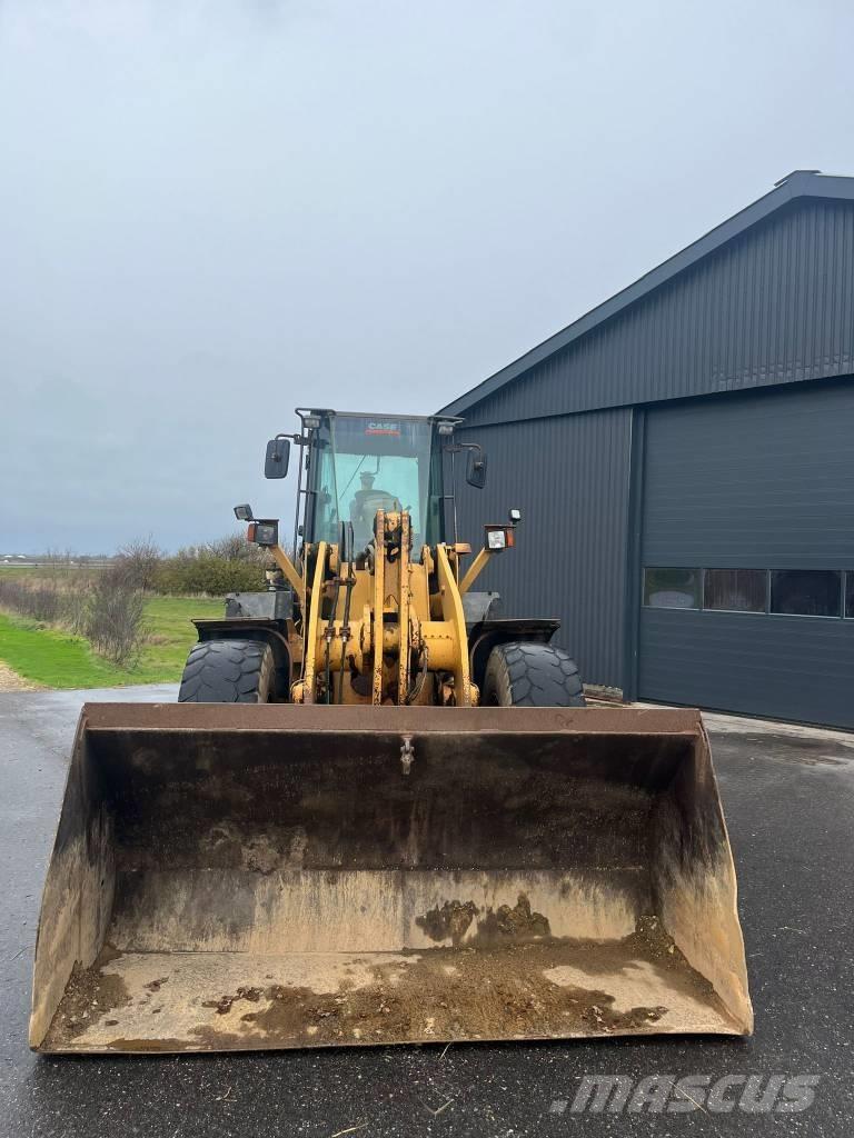 CASE 721 D Iekrāvēji uz riteņiem