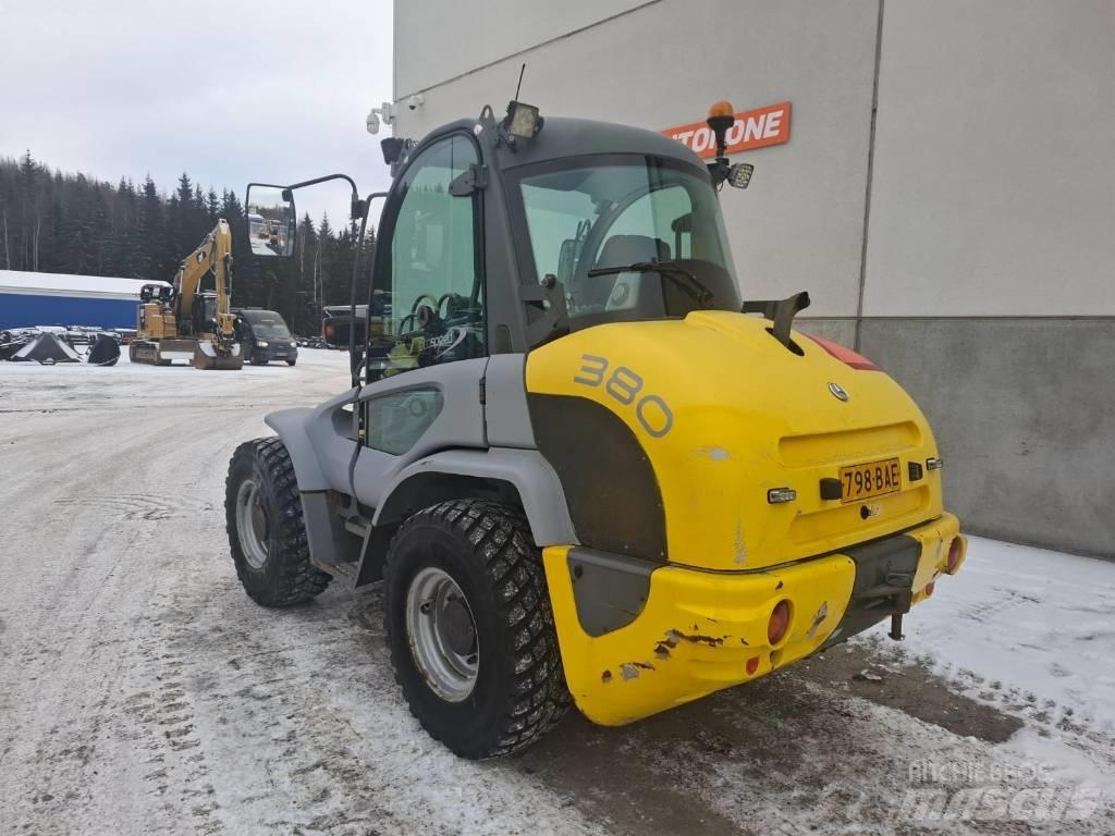 Kramer 380 Iekrāvēji uz riteņiem