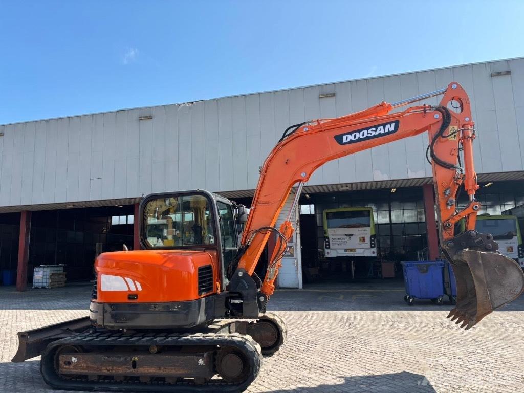 Doosan DX 80 R Vidēja lieluma ekskavatori 7 t - 12 t