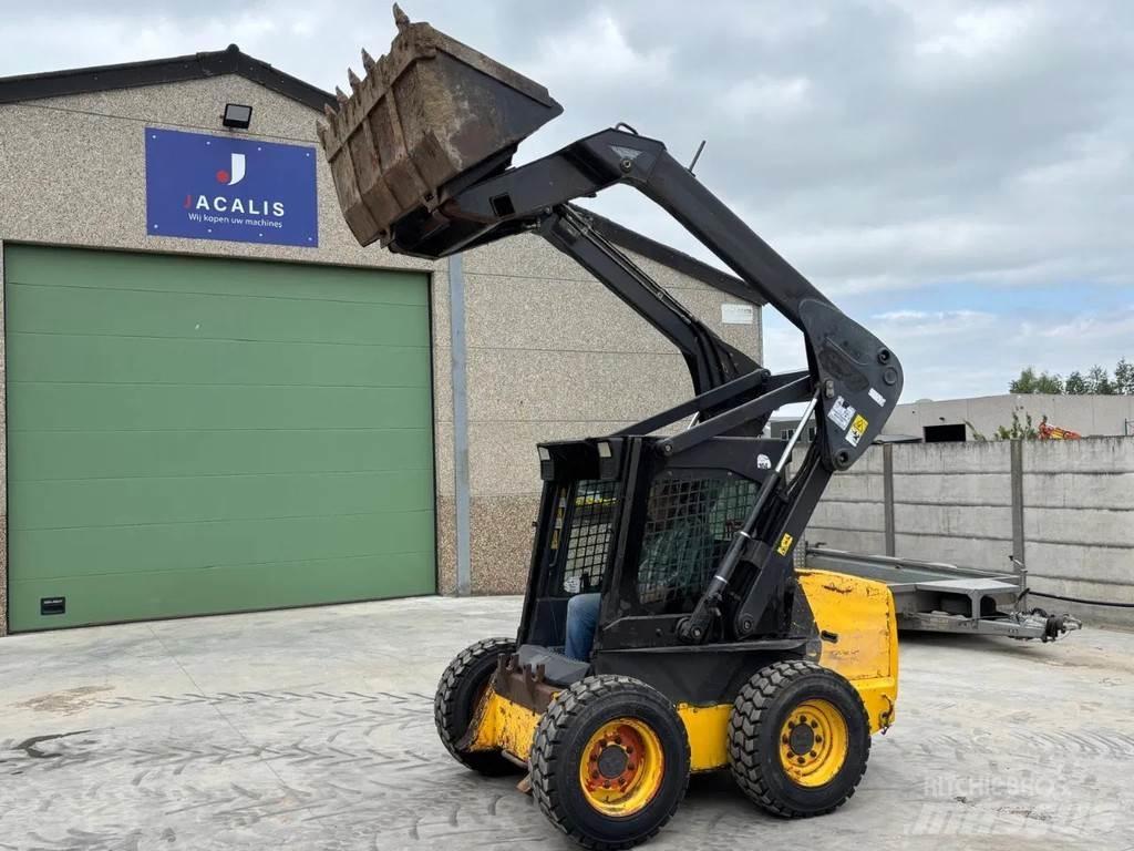 New Holland LS160 Lietoti riteņu kompaktiekrāvēji