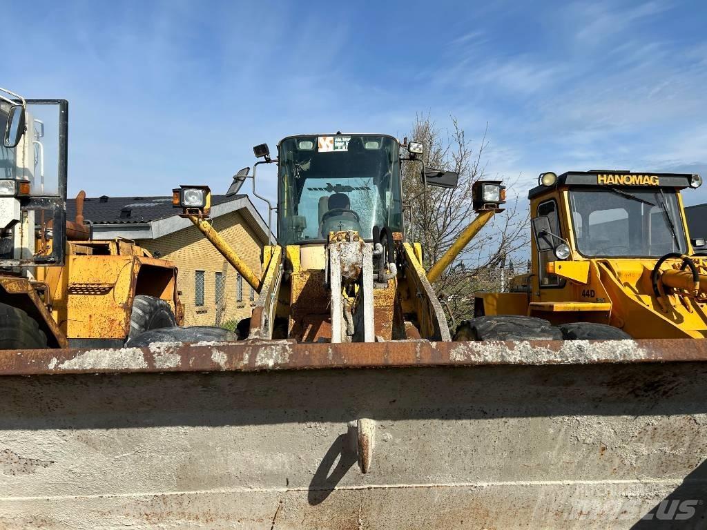 Komatsu WA 420 Iekrāvēji uz riteņiem