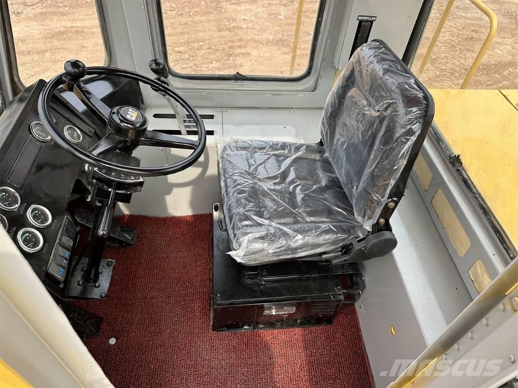 CAT 966 C Iekrāvēji uz riteņiem