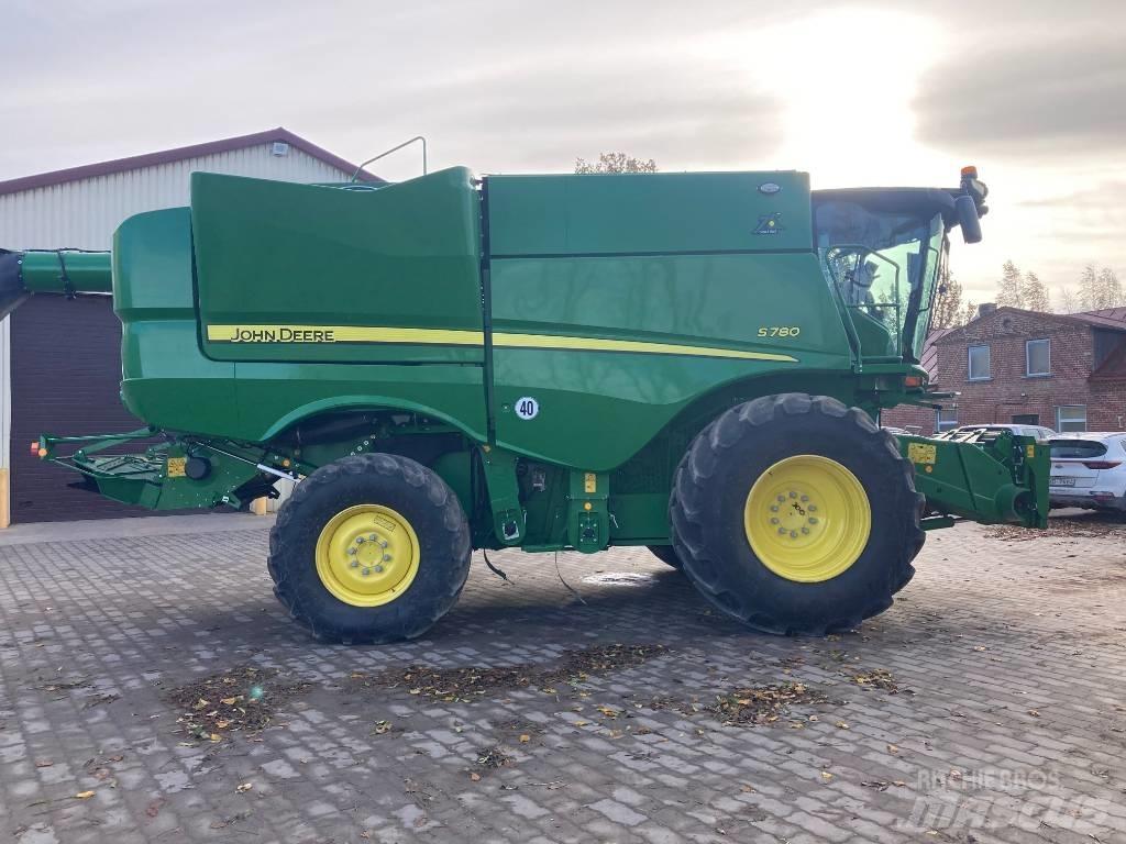 John Deere S 780 Ražas novākšanas kombaini