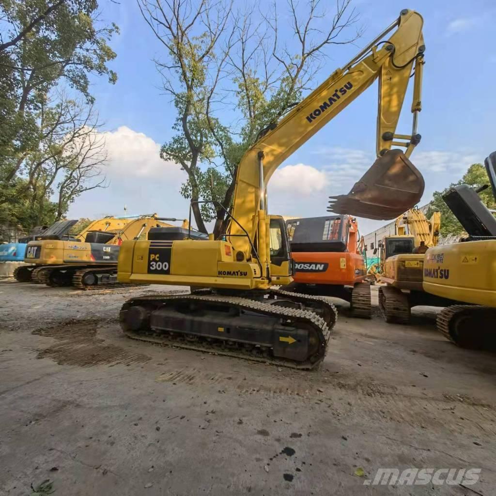 Komatsu PC 300 Kāpurķēžu ekskavatori