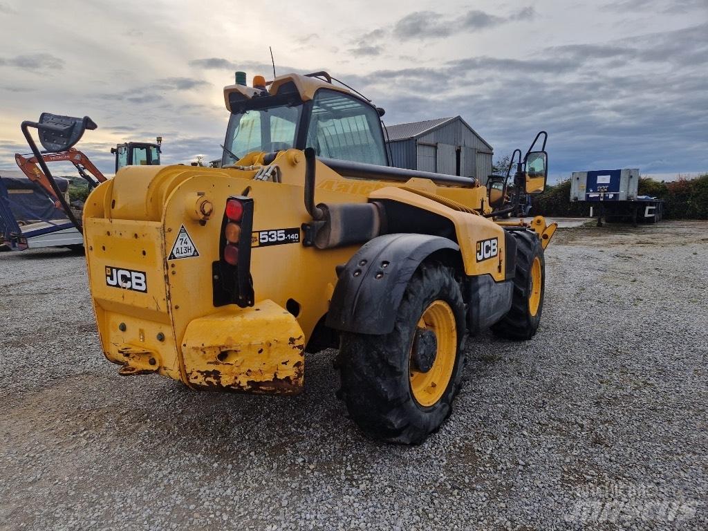JCB 535140 Teleskopiskie manipulatori
