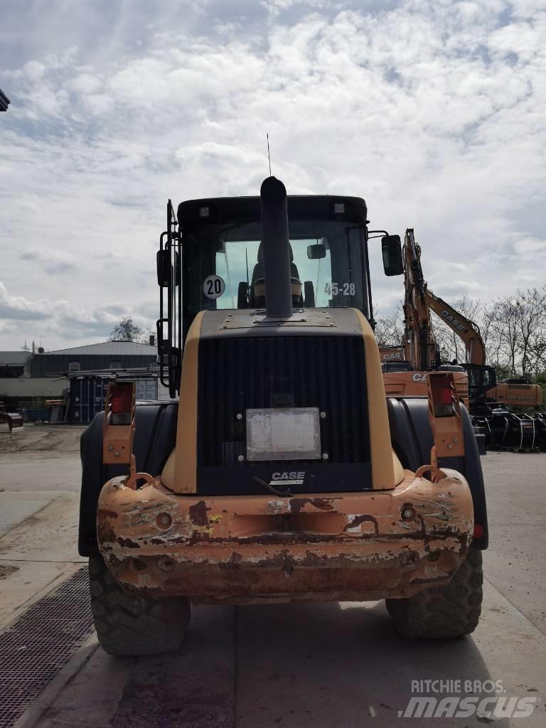 CASE 721F Z-Bar Iekrāvēji uz riteņiem
