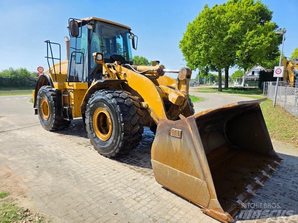 CAT 962H Iekrāvēji uz riteņiem