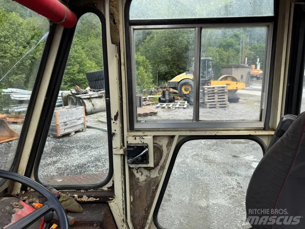 Manitou MB 60 H Tehnika ar dīzeļa dzinēju