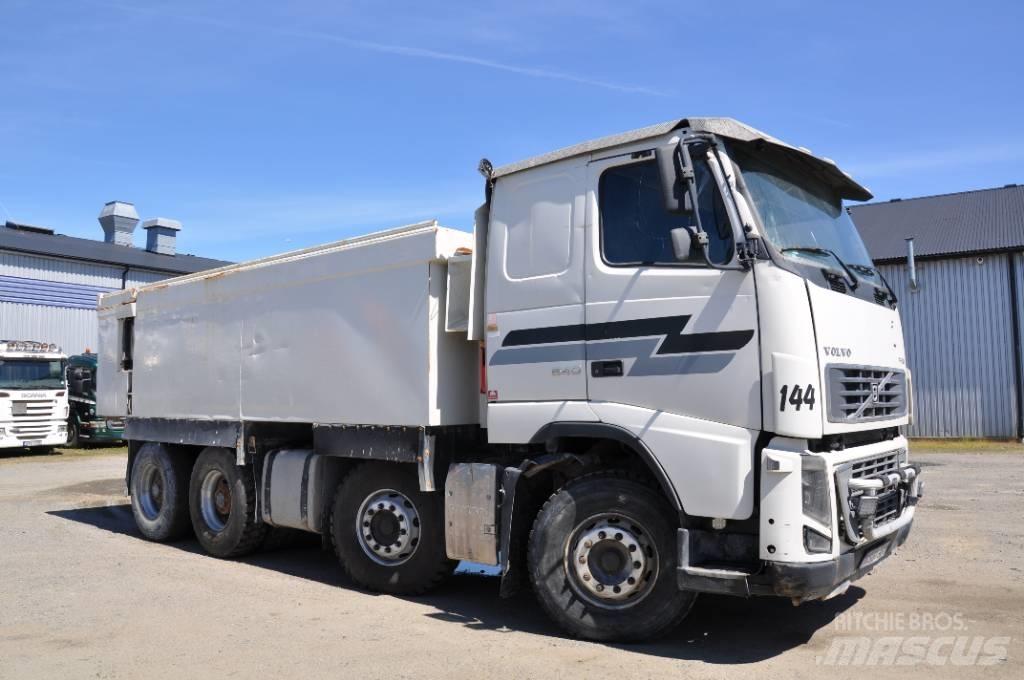 Volvo FH16 550 8X4 Pašizgāzējs